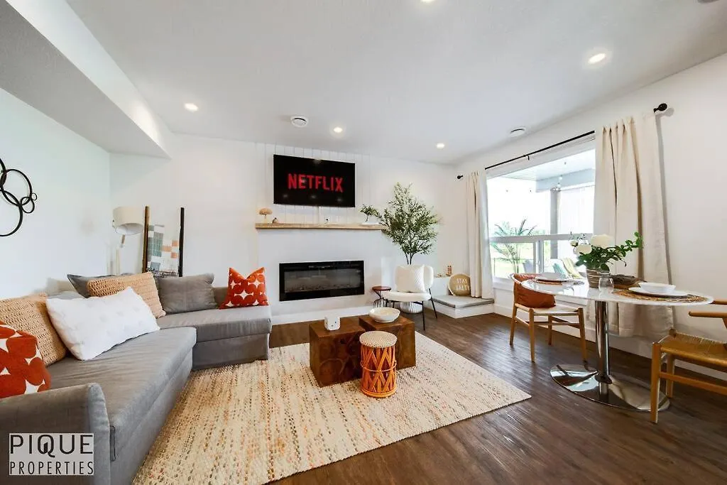 Brand New Pond Paradise - Firetable - King Bed - Ac - Bbq Edmonton