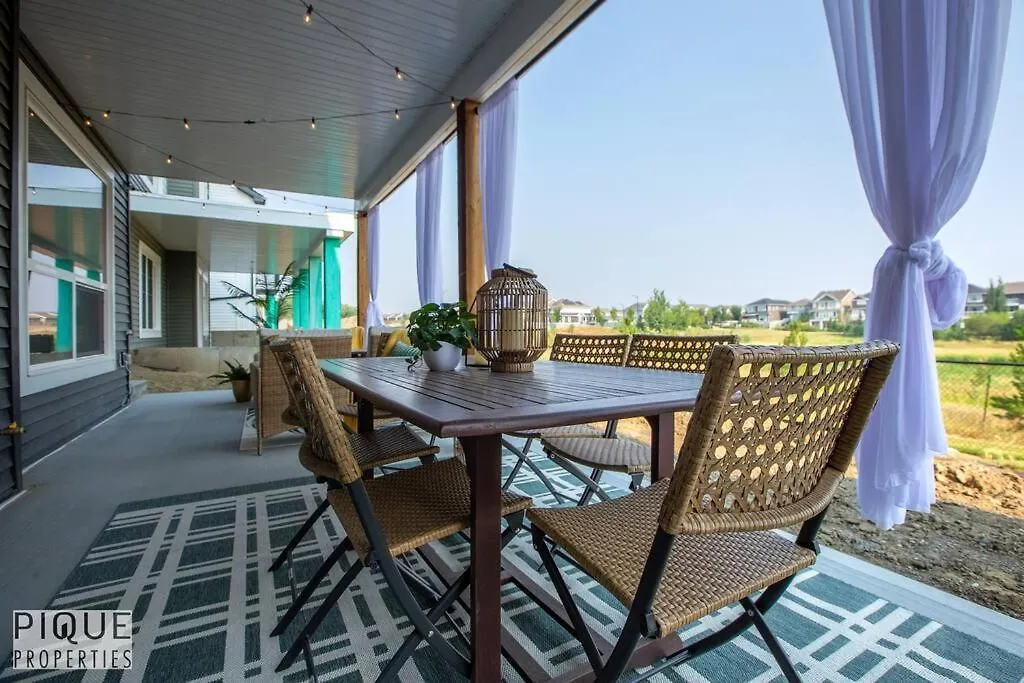 Appartamento Brand New Pond Paradise - Firetable - King Bed - Ac - Bbq Edmonton